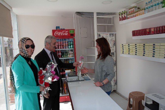 Başkan Karataş Kadınları Unutmadı