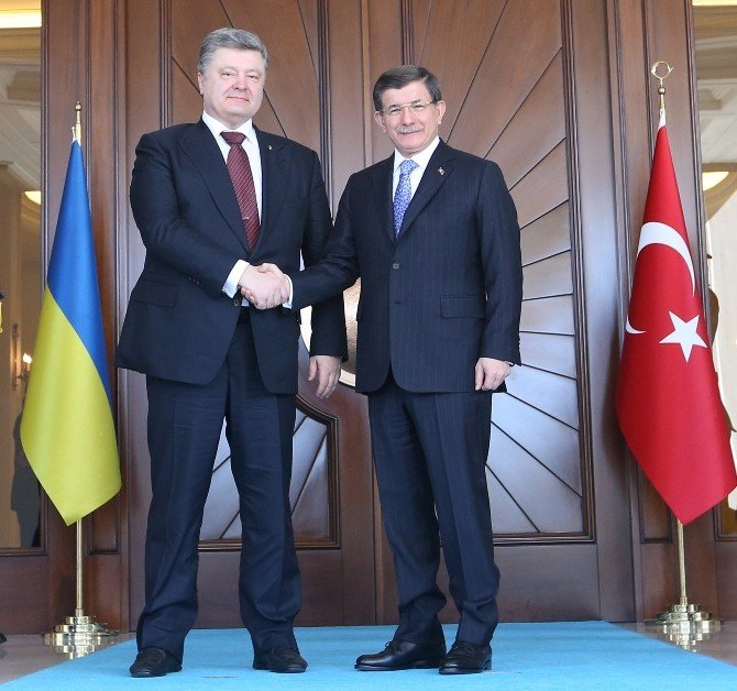 Başbakan Davutoğlu, Ukrayna Devlet Başkanı Poroşenko İle Biraraya Geldi