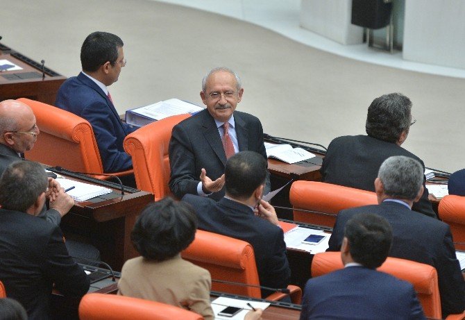 Başbakan Davutoğlu Ve Kılıçdaroğlu Mecliste