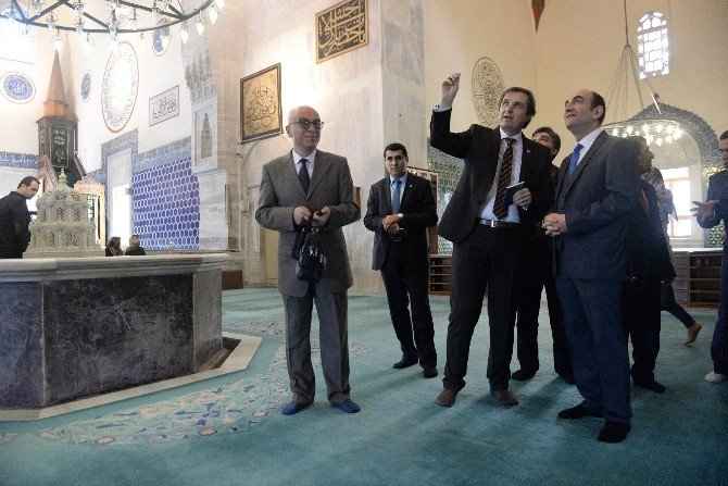 Başkandan Öğrencilere Gönüllü Rehberlik