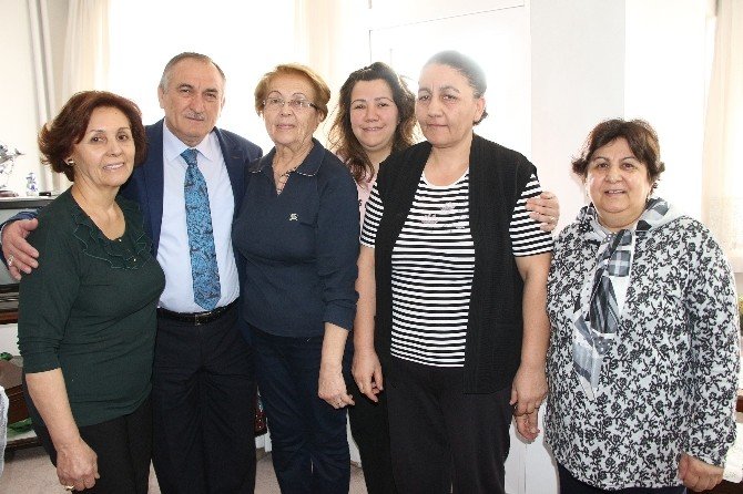 Bolu Belediye Başkanı Yılmaz Hastalara Moral Olmaya Devam Ediyor