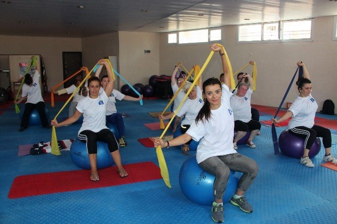 ’Ver Kiloyu Al Altını’ Yarışmasıyla 976 Kilo Verdiler