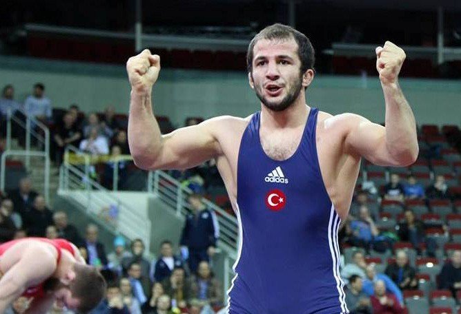 Mustafa Kaya’dan Gümüş Madalya