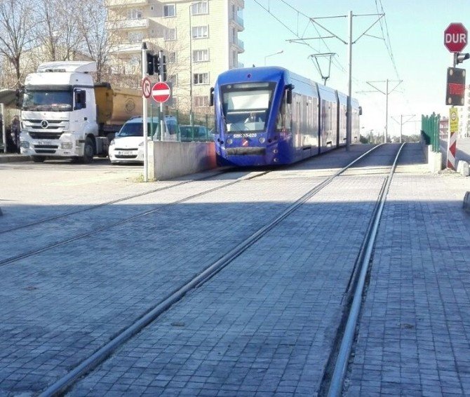 Hemzemin Geçitlerde Baskı Beton Çalışması Devam Ediyor