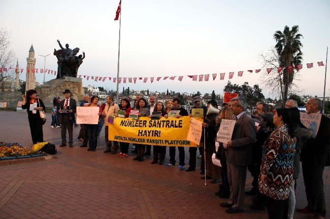 Antalya’da Çevrecilerden Nükleer Karşıtı Eylem