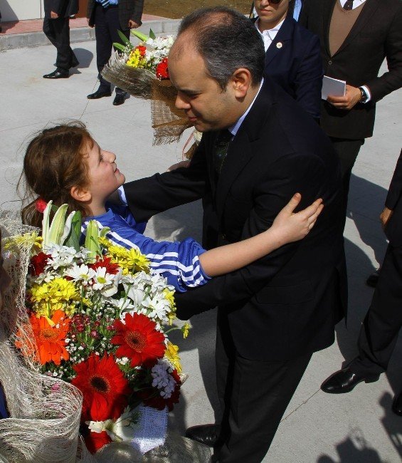 Bakan Kılıç Dedesinin Adını Taşıyan Okulu Hizmete Açtı
