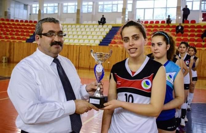 Ünilig’de Giresun Ve Kastamonu Finalde