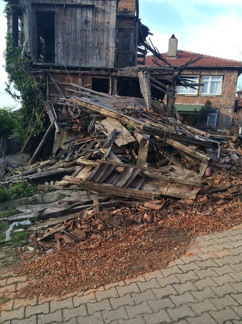 Akçakoca’da Tarih Tek Tek Yok Oluyor