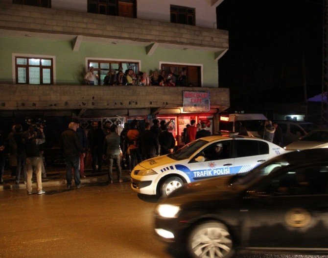 Başbakan Davutoğlu’ndan, Şehit Ailelerine Ziyaret