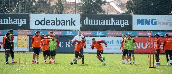 Sneıjder Ve Hakan İstanbul’da Bırakıldı
