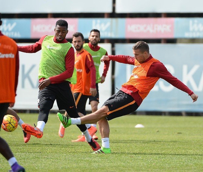 Sneıjder Ve Hakan İstanbul’da Bırakıldı