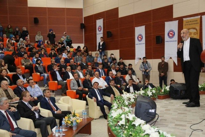 Gazeteci Yazar Abdurrahman Dilipak Gümüşhaneliler İle Buluştu