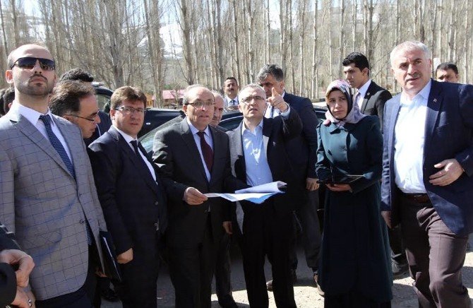 Bakan Ağbal, İktisat Öğrencileriyle Bir Araya Geldi