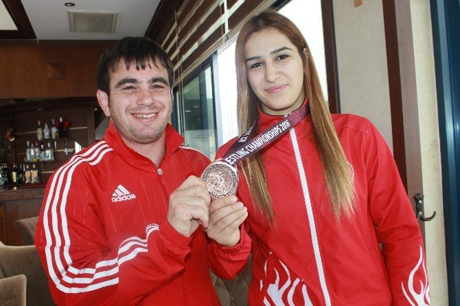 Buse, Gözünü Rio Olimpiyatlarına Çevirdi