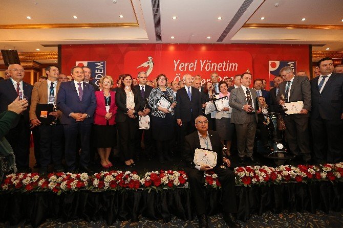 Chp Genel Başkanı Kılıçdaroğlu’ndan Başkanlara Ödül