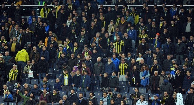 Fenerbahçe Maçında Taraftarlar Teröre Tepki Gösterdi