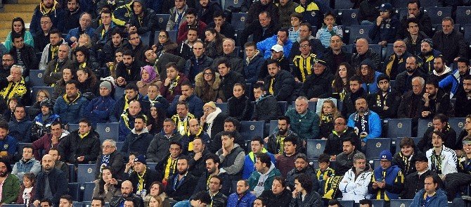 Fenerbahçe Maçında Taraftarlar Teröre Tepki Gösterdi