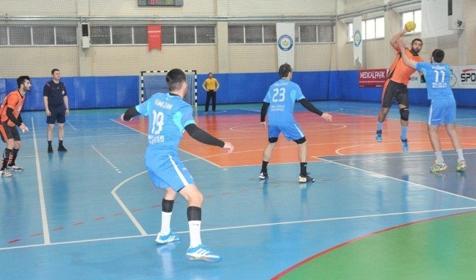 Nilüfer Belediyespor Hentbolda Ezdi Geçti