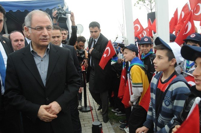 Bakan Ala: "Çukur Kazanların Yerine Hizmetleri Biz Götüreceğiz"