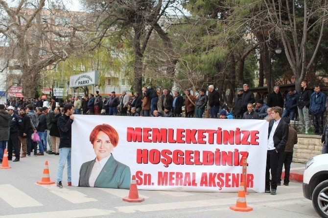 Akşener’e Kırklareli’de Davullu Zurnalı Karşılama