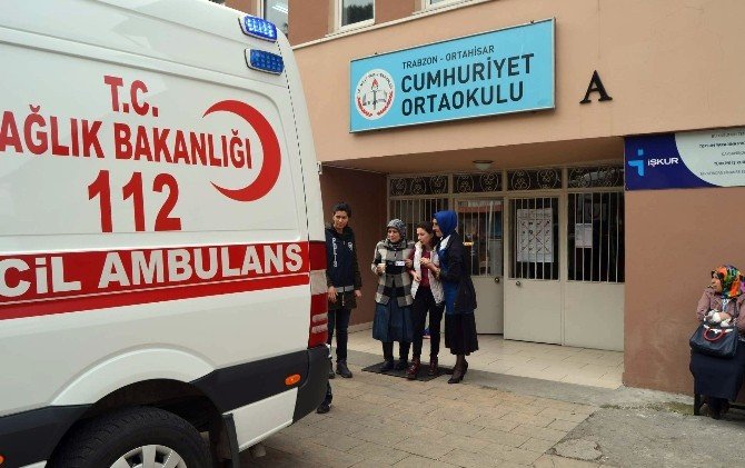 Trabzon’da Ygs’ye Giren Kız Öğrenci Fenalık Geçirdi