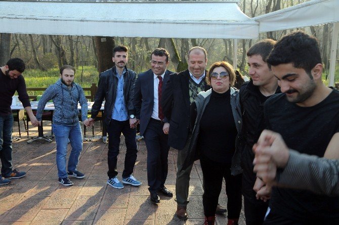 Şampiyonlara, Kebaplı Kutlama