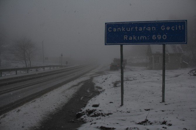 Artvin Cankurtaran Geçidi’nde Kar Yağışı Başladı