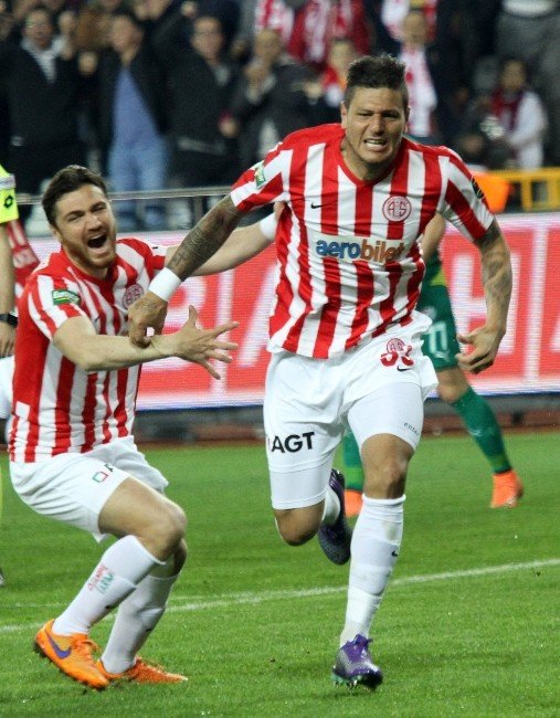 Angelo, Antalyaspor Formasıyla İlk Gölünü Attı