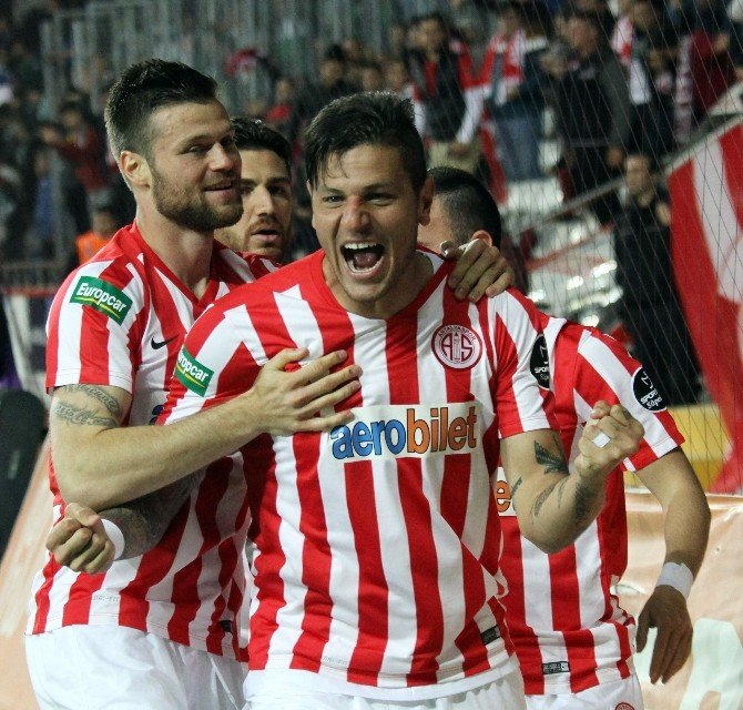Angelo, Antalyaspor Formasıyla İlk Gölünü Attı