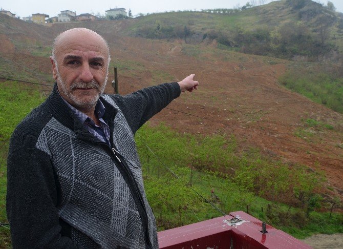 Toprak Kayması Bir Mahalleyi Tehdit Ediyor