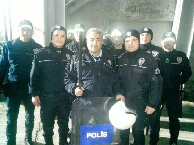 Cinnet Geçiren Polis Memuru Önce Eşi, Kızı Ve Oğlunu Sonra Kendisini Vurdu