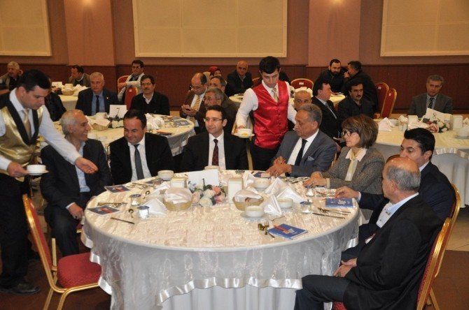 Başbakan Davutoğlu’nun Danışmanı Turhan’dan Chp Ve Hdp’ye Eleştiri