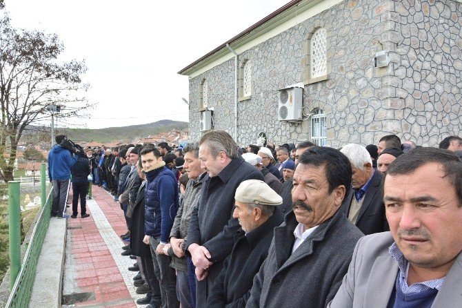 Avrupa Şampiyonu Güreşçi Toprağa Verildi