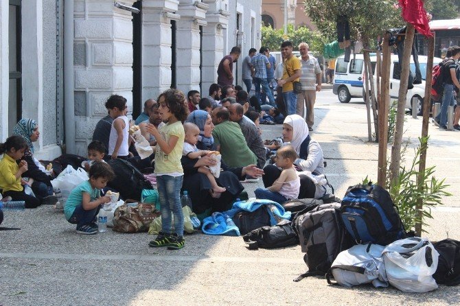 İzmir’de, İki Yılda 196 Bin 332 Suriyeli Tedavi Gördü