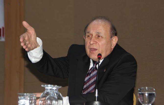 Meclis Anayasa Komisyonu Başkanı Burhan Kuzu Şanlıurfa’da