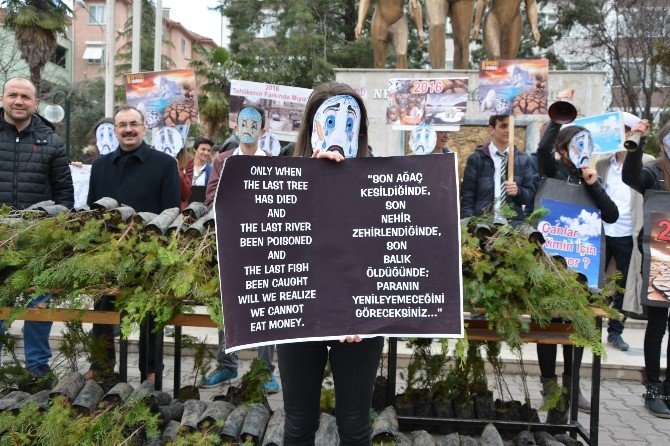 Öğrencilerden Dünyaya ‘Çan’lı Ve ‘Sala’lı Çevre Uyarısı