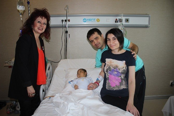 Kendi Minik, Mücadelesi Büyük