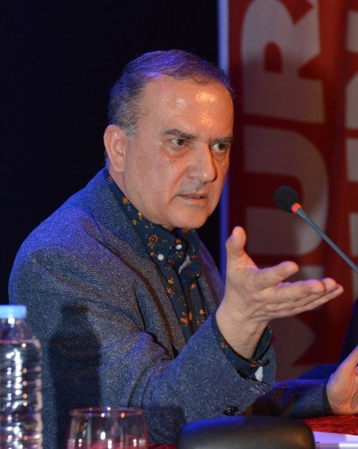 Mungan: “Edebiyat Dünyasının Üvey Çocuğuyum”