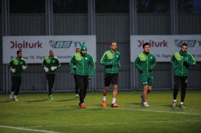 Bursaspor 7 Eksikle Çalıştı