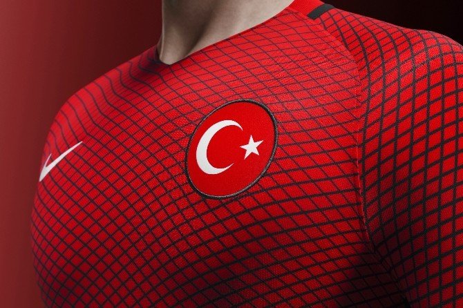 A Milli Futbol Takımı’nın Yeni Formaları Belli Oldu