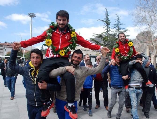 Avrupa Şampiyonu Güreşçi Demirtaş’ın Hedefi Olimpiyatlar