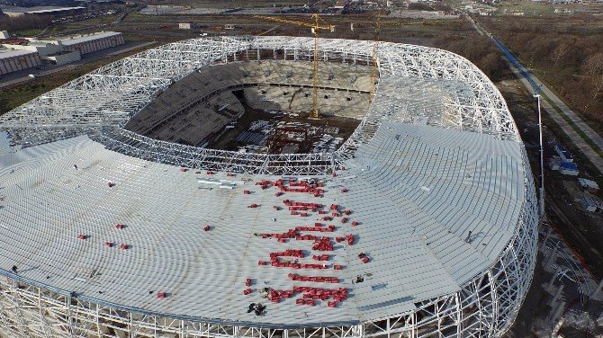 Samsun’un Yeni Stadının Çatısı Bitmek Üzere