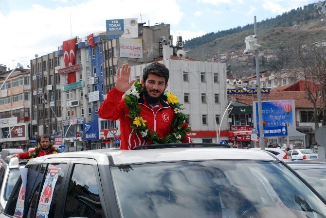 Avrupa Şampiyonu Güreşçi Demirtaş’ın Hedefi Olimpiyatlar