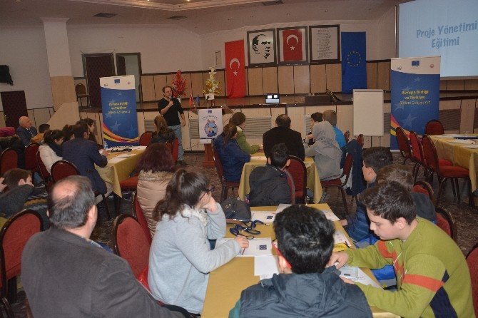 Küçük Mucitler Mesleklerini Keşfediyor