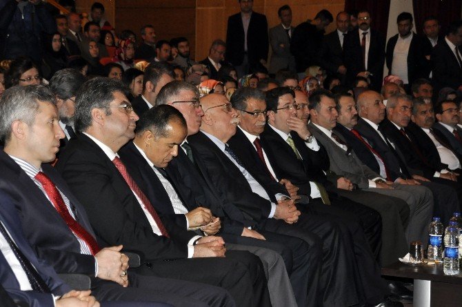Bakan Avcı, Okuma Grubu Öğrencilerinin Verdiği Panele Katıldı