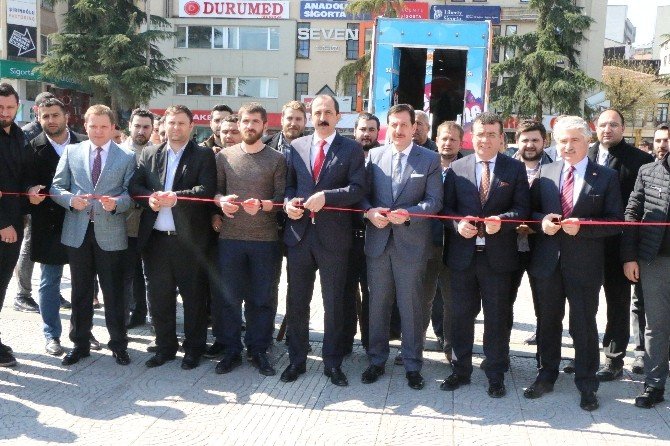 Ak Gençlikten Çanakkale Temalı Fotoğraf Sergisi
