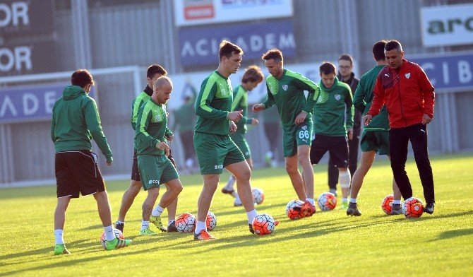 Bursaspor’da Kasımpaşa Hazırlıkları Sürüyor