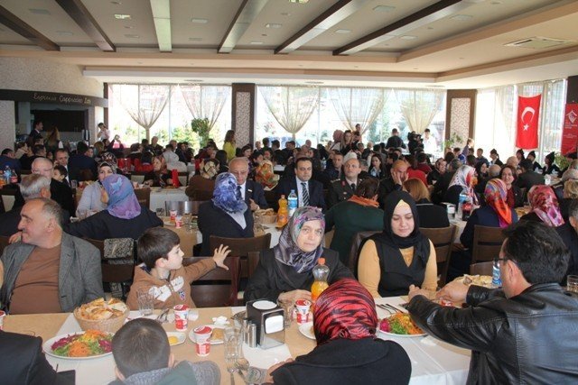 Giresun’da Şehit Aileleri Ve Gaziler Yemekte Buluştu