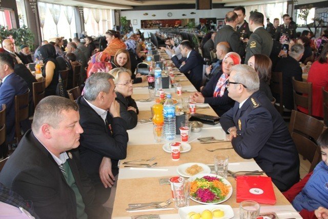 Giresun’da Şehit Aileleri Ve Gaziler Yemekte Buluştu