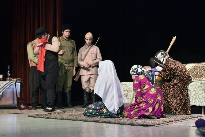Gümüşhane’de ‘Ateşten Ocak’ Sahnelendi